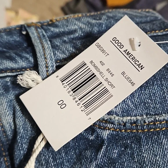 NWT Good American Denim Shorts - Picture 9 of 12